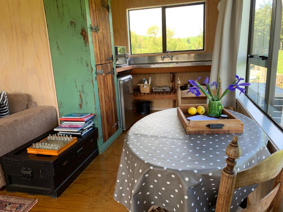 Fallow Hut 마스터톤 외부 사진